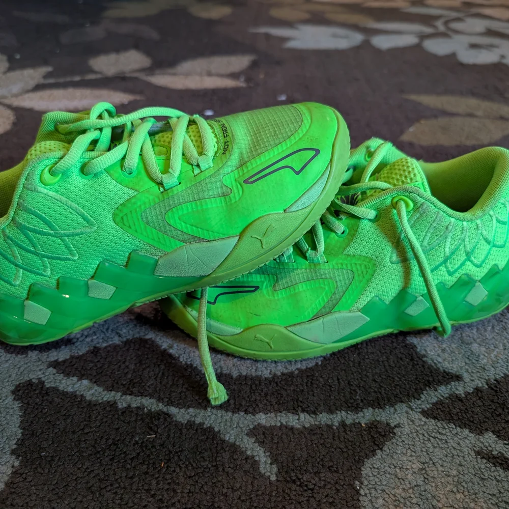 Puma Melo 1 Neon Green Youth 4.5 - Picture 2 of 8